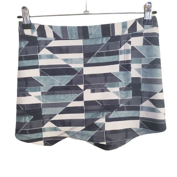 Abercrombie & Fitch Patterened Skort Shorts - Picture 1 of 7